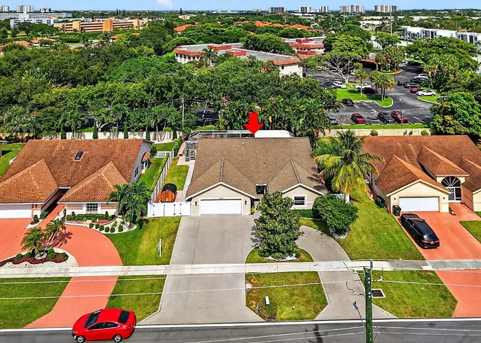 Family-Friendly Boca Gem! 4Br 3Ba With Pool & Sauna