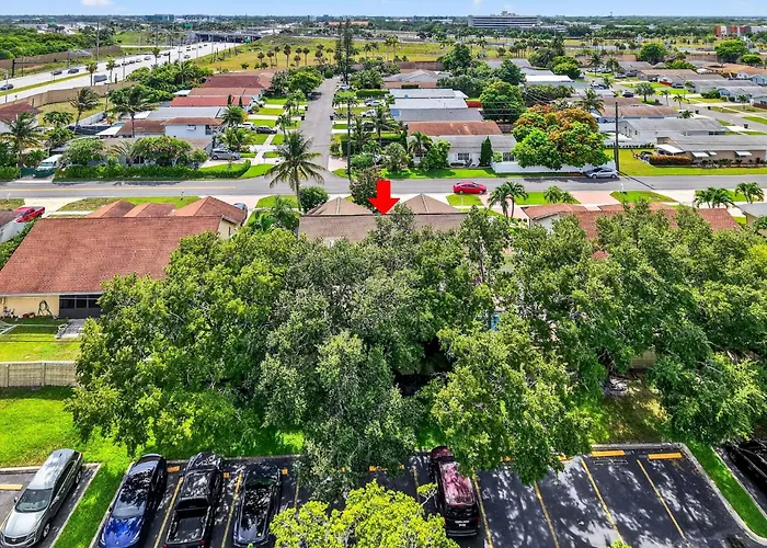 Family-Friendly Boca Gem! 4Br 3Ba With Pool & Sauna