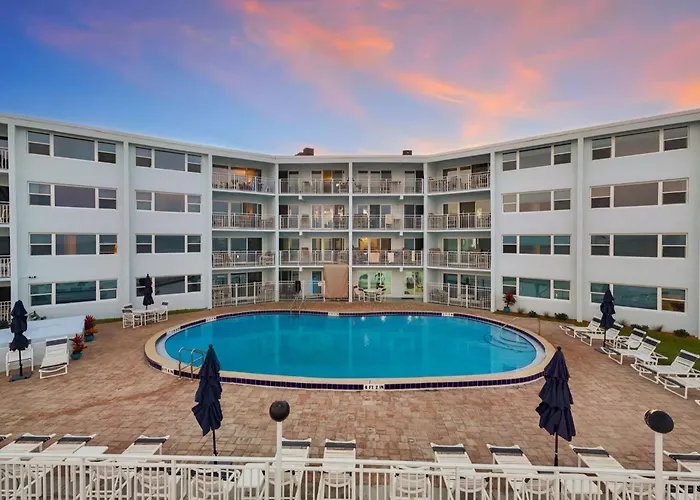 Paradise Beach Club - Oceanfront Ground Floor Condos With Heated Pool Pets Welcome