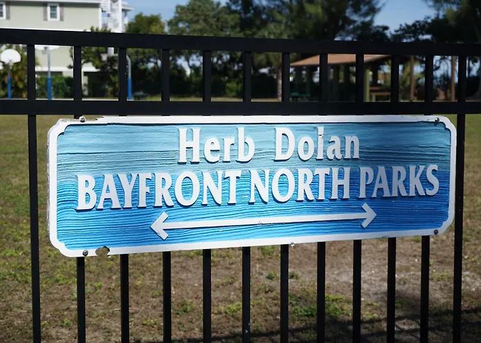 Anna Maria Island Beach Shack Pet Friendly!