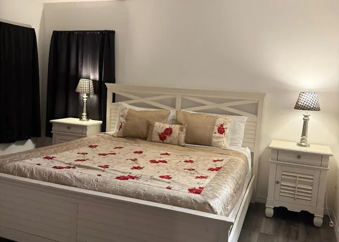 Solana 7 Bed Rooms Family Vacation Villa-Private Pool And Spa
