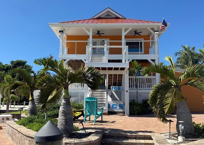 Coconut Castaway - Ocean Views, Walk To Beach, Golf Cart, Club Pool