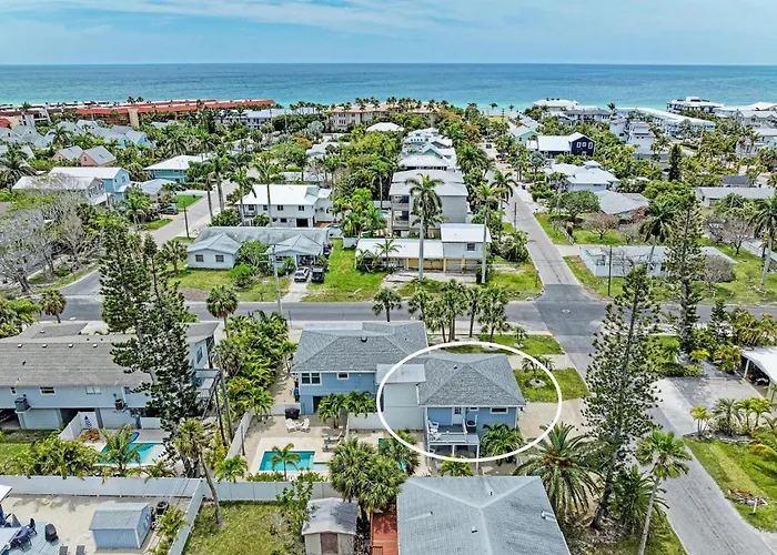 Ami Sand Dollar: Dog Friendly, Private Pool, 2 Blocks To Beach By Anna Maria Life Vacation Rentals