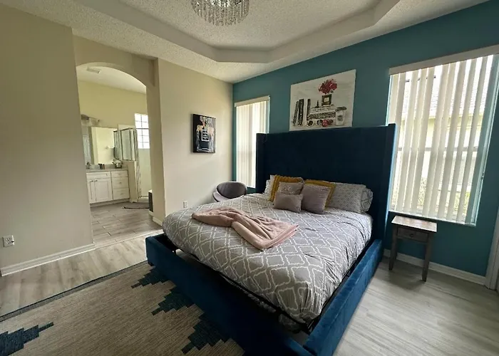 Chic Villa 4 Bedroom 3 Bath With Pool & Game Room