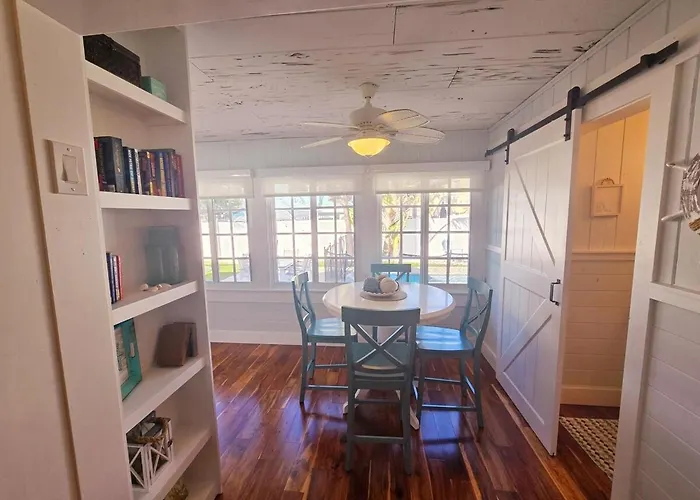 One-Of-A-Kindbeach, Village, Dock & Private Pool!
