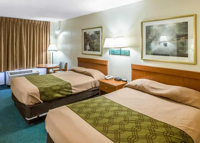 Econo Lodge Live Oak