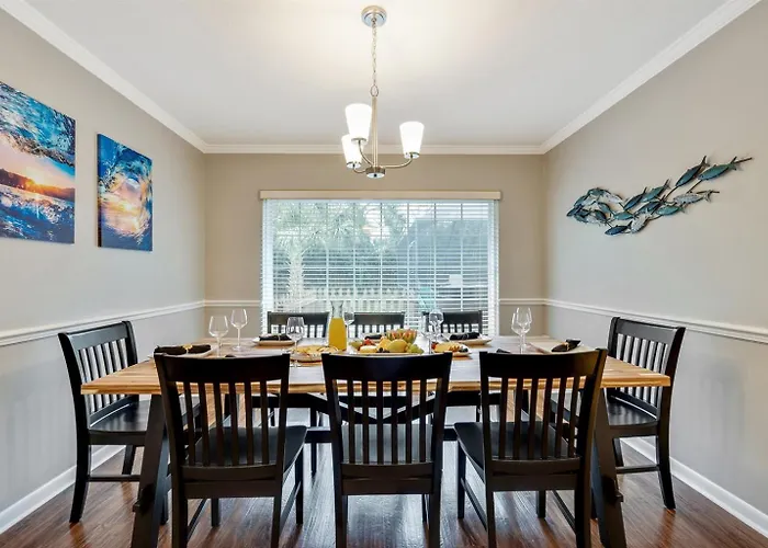 Exquisite Retreat With Heated Pool For 14 Guests, Pool Table Paradise!