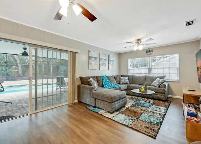 Exquisite Retreat With Heated Pool For 14 Guests, Pool Table Paradise!