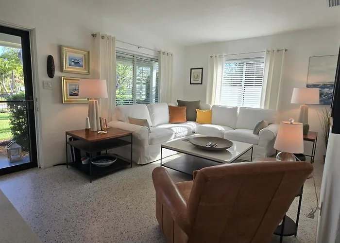 Sophisticated Charm In St Pete