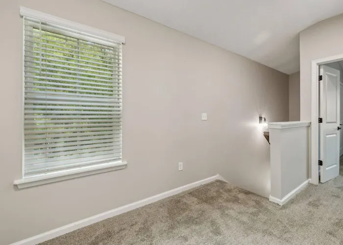 Isabella Ct Townhome