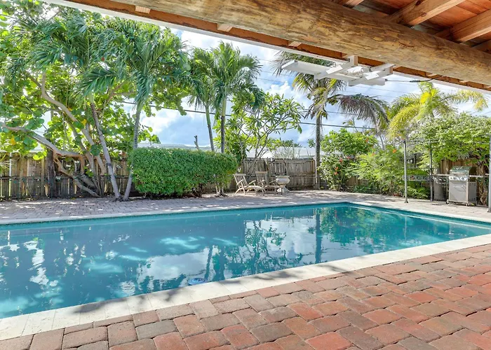 Fish, Swim & Relax Poolside! Deerfield Beach Oasis