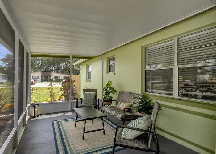 3Br Oasis Sleeps 10 Heated Pool Ping Pong!