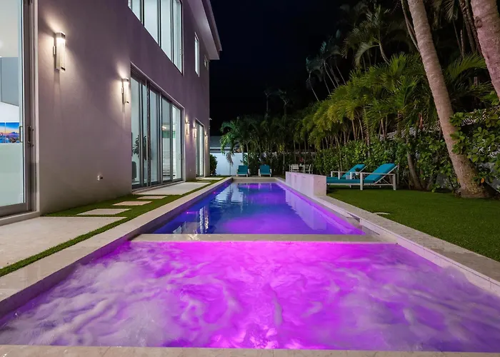 Luxury New Modern Beach Mansion In Best Location!
