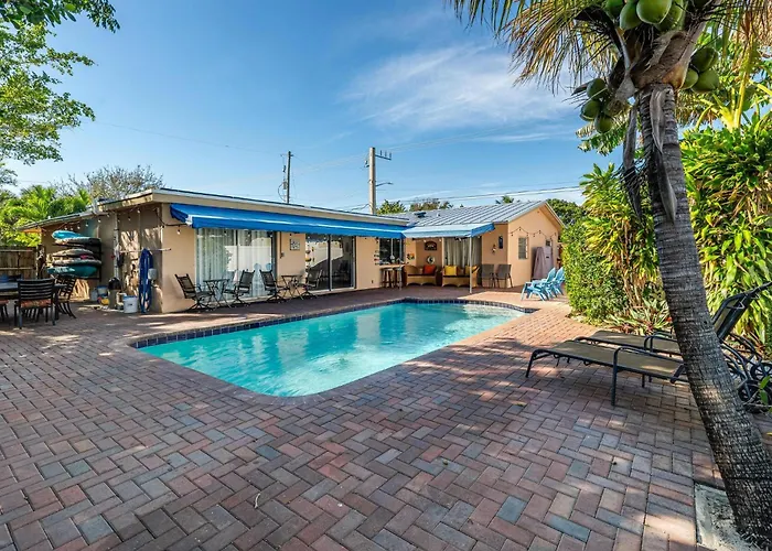 Purely Pompano, Pool, Water Front, Paddleboard, Beach, 5 Bedroom 3 Bath
