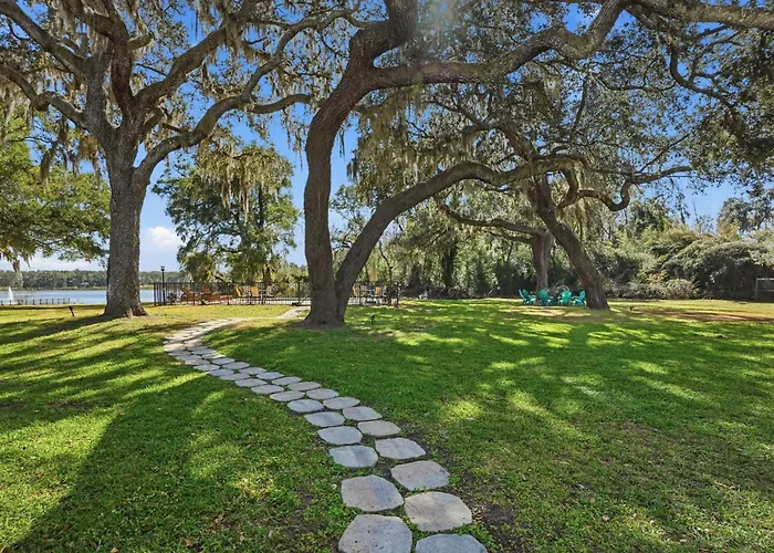 Events & Weddings Welcome! Lake View Pool Home