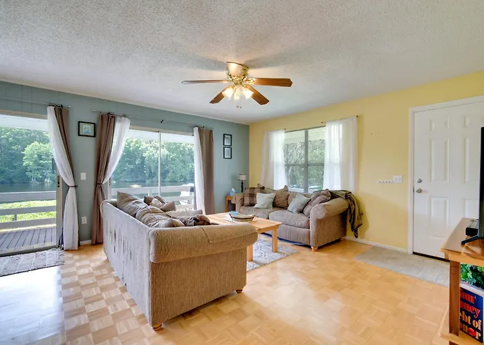 Docks + Balcony: Peaceful River Abode In Dunnellon