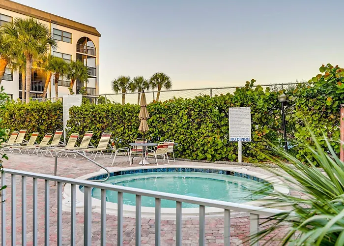Waterfront Marco Island Condo Near Tigertail Beach