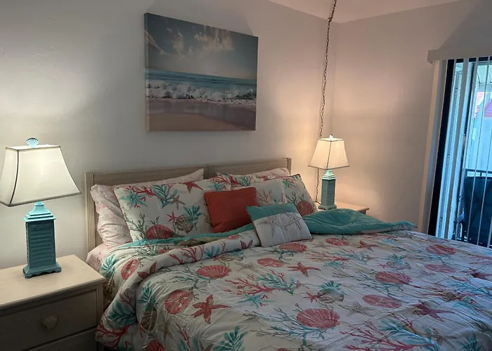 Island Oasis Retreat - 1 Minute Walk To The Beach