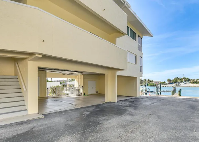 Waterfront Nokomis Condo < Half Mile To Beach!