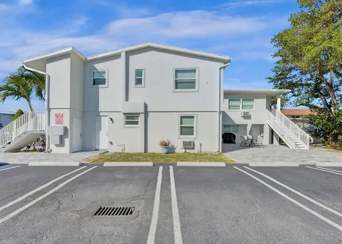 Coastal Charm Studio Beach House In Pompano Beach
