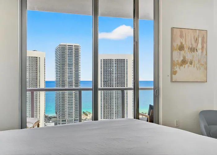 Spacious Vip Penthouse With Ocean & Intracoastal Views, Private Entry, Resort Amenities