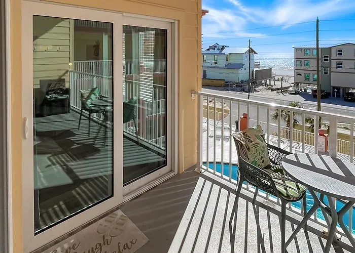 Paradise Shores 305