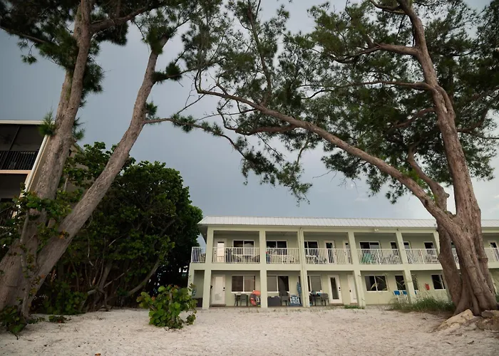 Beachfront Corner Condo With Sunset Gulf Views