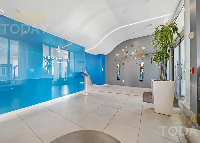Spacious Luxury Apartment At Beachwalk Resort With Ocean Views And Private Foyer