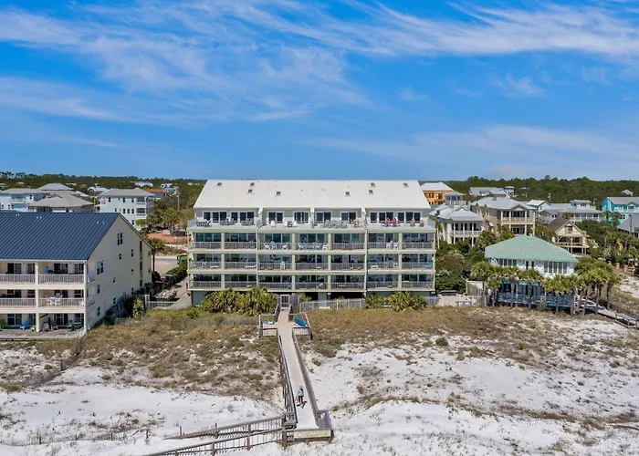 Commodore'S Retreat 305
