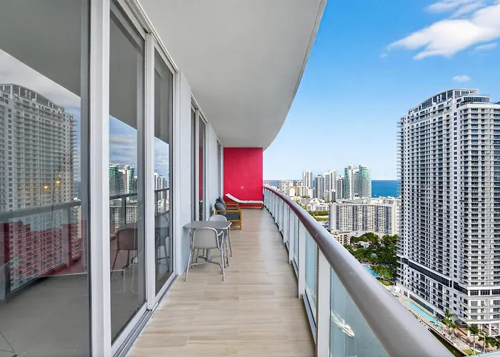 Spacious Vip Penthouse With Ocean & Intracoastal Views, Private Entry, Resort Amenities