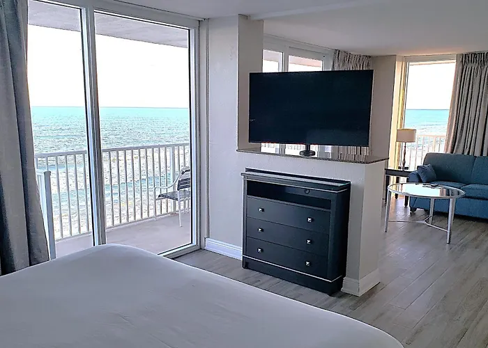 Radisson Suite Hotel Oceanfront