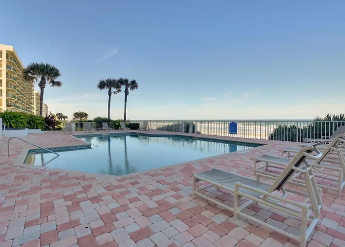 Beachfront Condo W/ Pool Access In Ponce Inlet