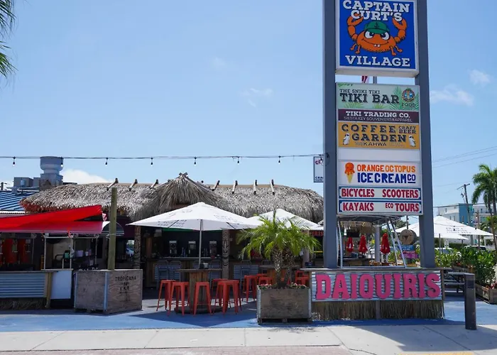 Canal 313 - Right In Siesta Key Village!