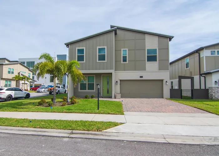 475 Strand Dr