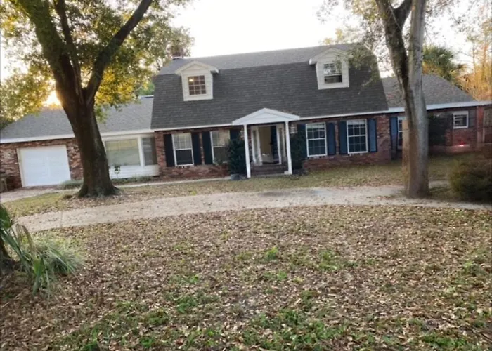 5 Bedrooms, 4 Bathrooms, Pool, Gym, Sleeps 16 Leesburg Retreat!!!!