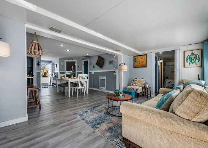 Wet Feet Retreat At Weeki Wachee, The Perfect Riverfront Escape