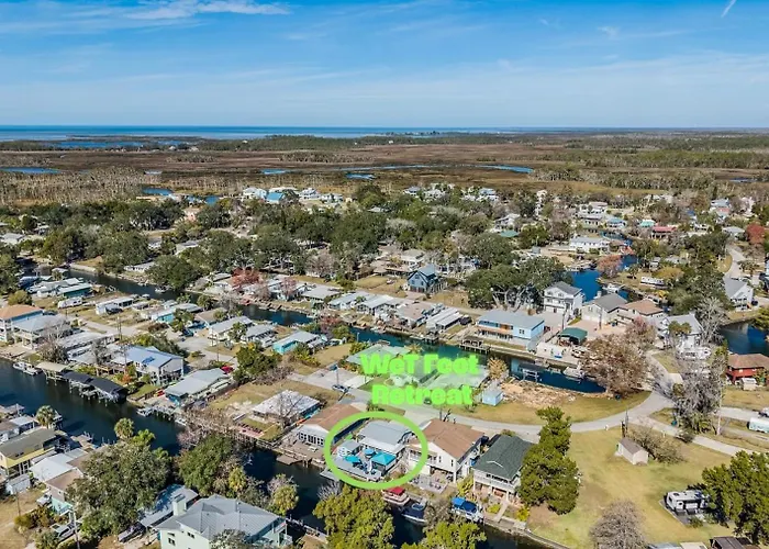 Wet Feet Retreat At Weeki Wachee, The Perfect Riverfront Escape