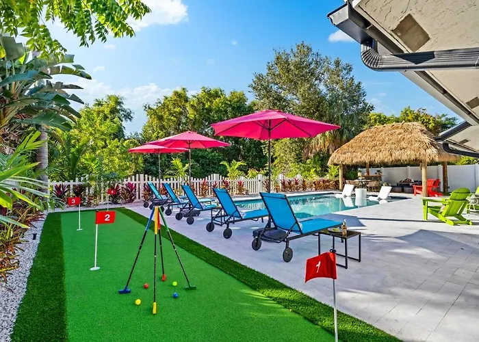 Tiki Hut, Htd Pool, Billiards, Putt-Putt, Canal