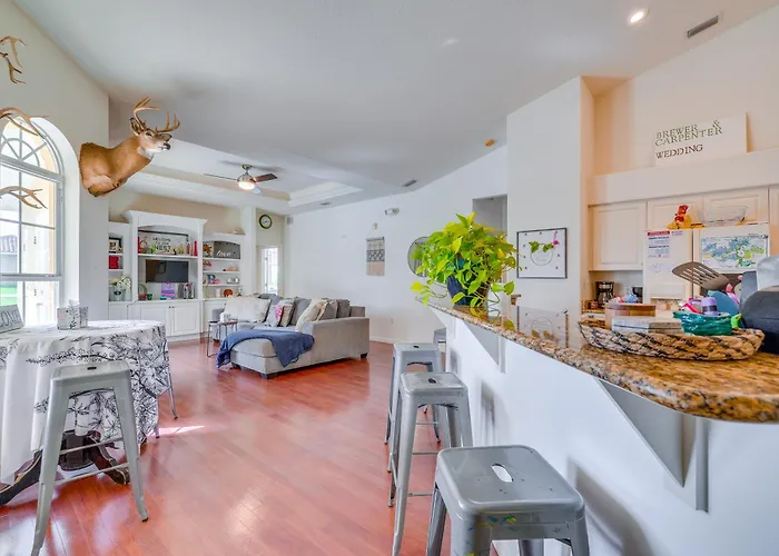 4 Mi To Dtwn Inverness: Pet-Friendly Family Home