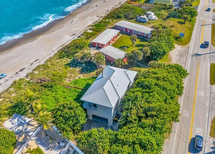 Oceanfront Escape - Private Beach Access - Game Room - Bikes - Surfboard