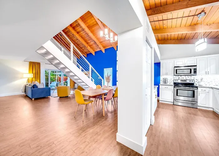 Sunset Haven With Saltwater Pool & Mins To Beach