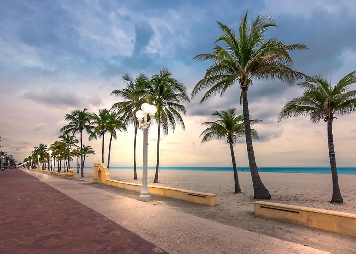 Private Studio With Patio-King Bed, Near Beach & Casinos