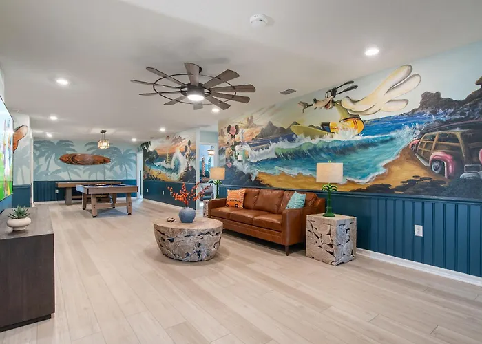 New 10-Bedroom Luxury Retreat, Private Pool And Spa, Near Disney And Orlando