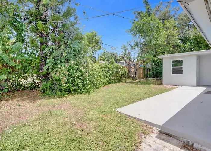 Relaxing 3Br Home Yard 10 Min To Beach
