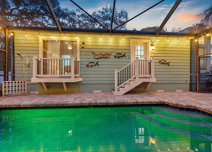 Amazing Heated & Screen Pool W Stunning Design!