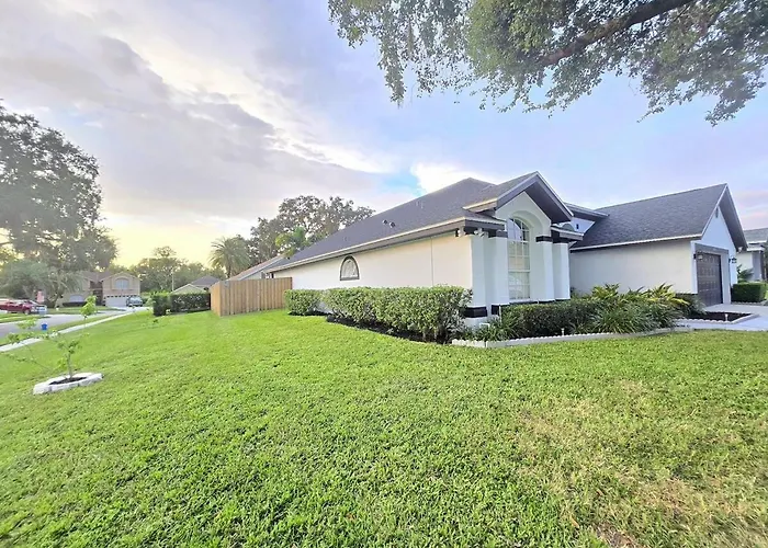 Pool House Best Location In Wesley Chapel