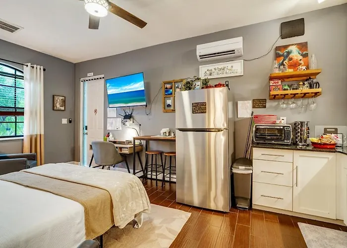 Bonita Beach Oasis - Pool & Fire Pit