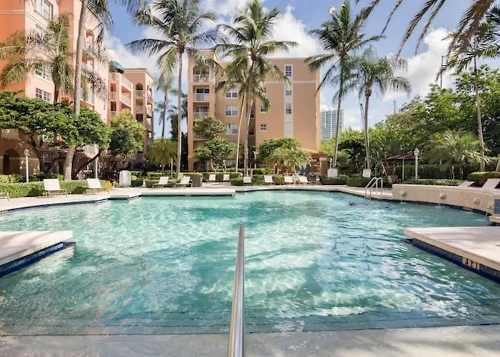 Stylish Condo At The Yacht Club Aventura 1205