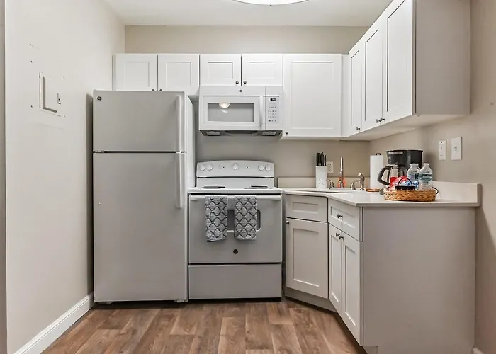 Cozy One-Bedroom Beach Apartment On Singer Island