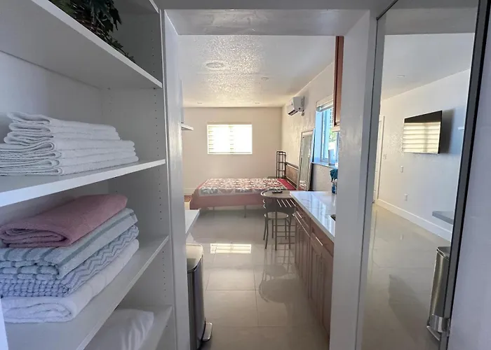 Miramar'S Studio